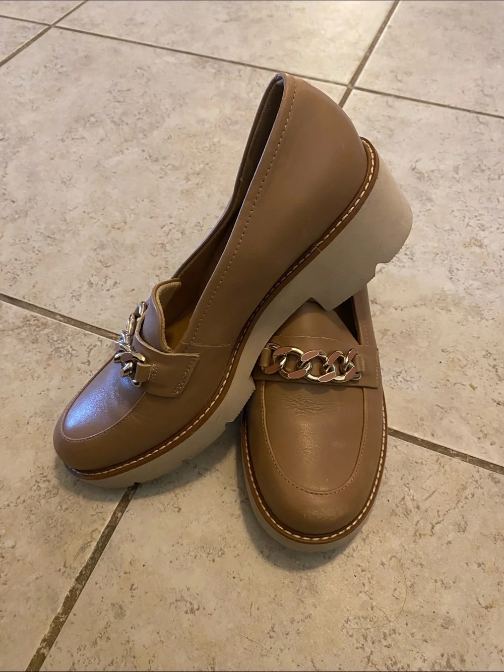Naturalizer Tan Leather Chain-Trim Loafers